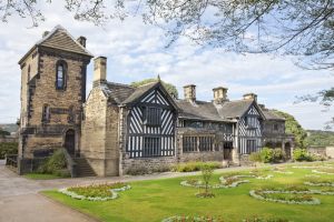 Shibden Hall, Halifax (suggested as original of Thrushcross Grange in WH, museum) 4 sm.jpg